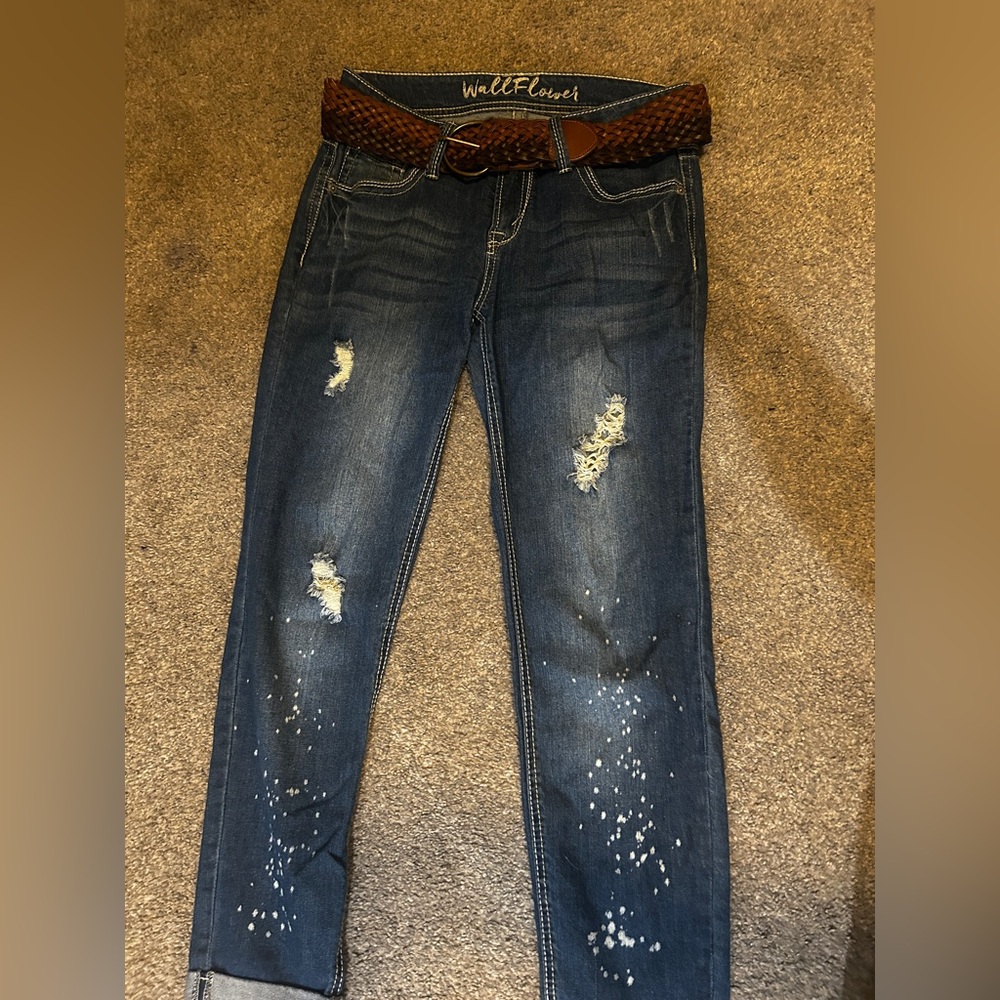 WallFlower Women's Distressed Straight Leg Jeans - Blue like new